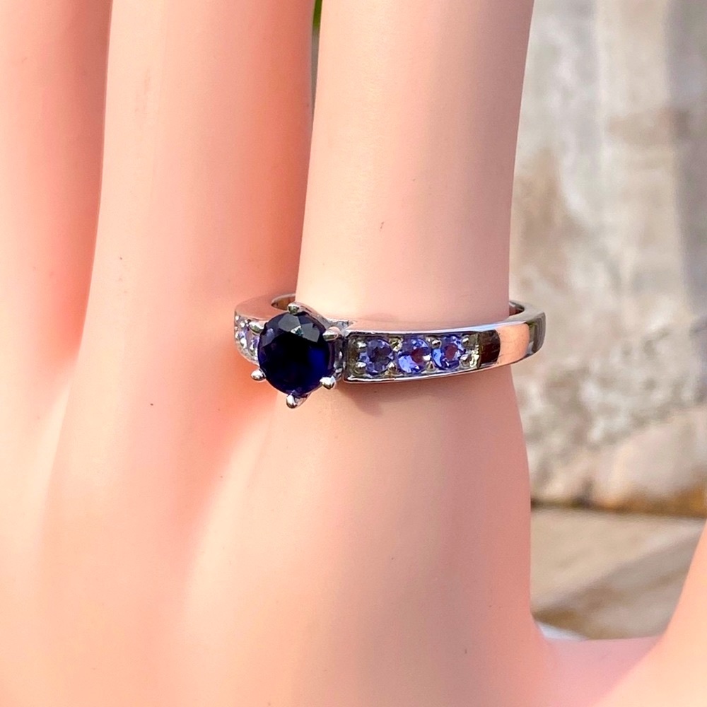 Amethyst & Iolite Ring - Picture 12 of 15